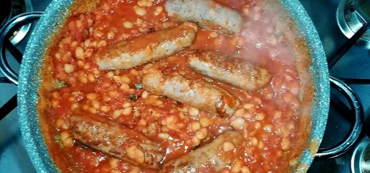 Salsicce e fagioli all'uccelletto – ricetta Googoloso